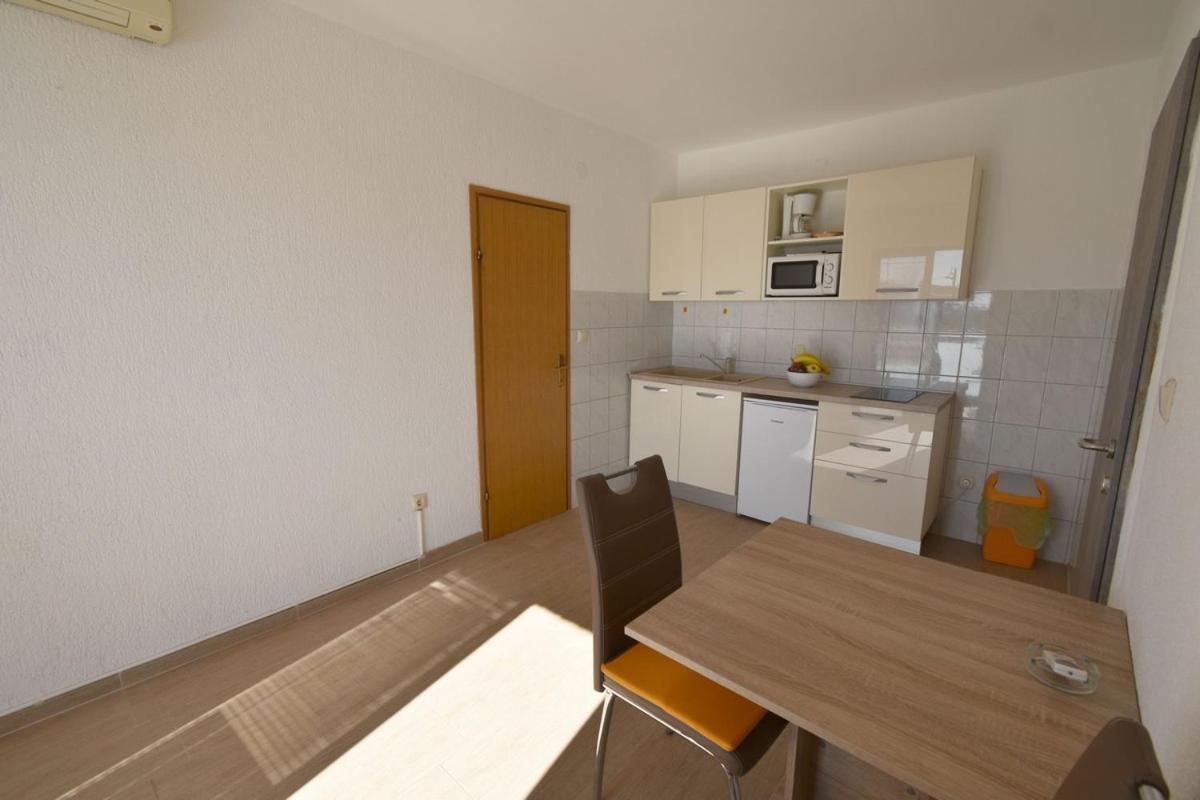 Denjak Apartments Корнич Экстерьер фото