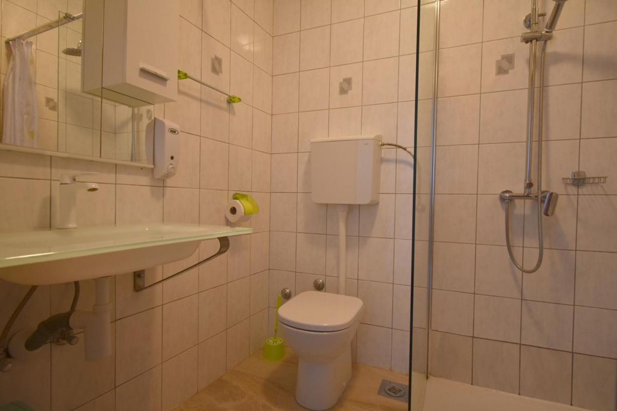 Denjak Apartments Корнич Экстерьер фото