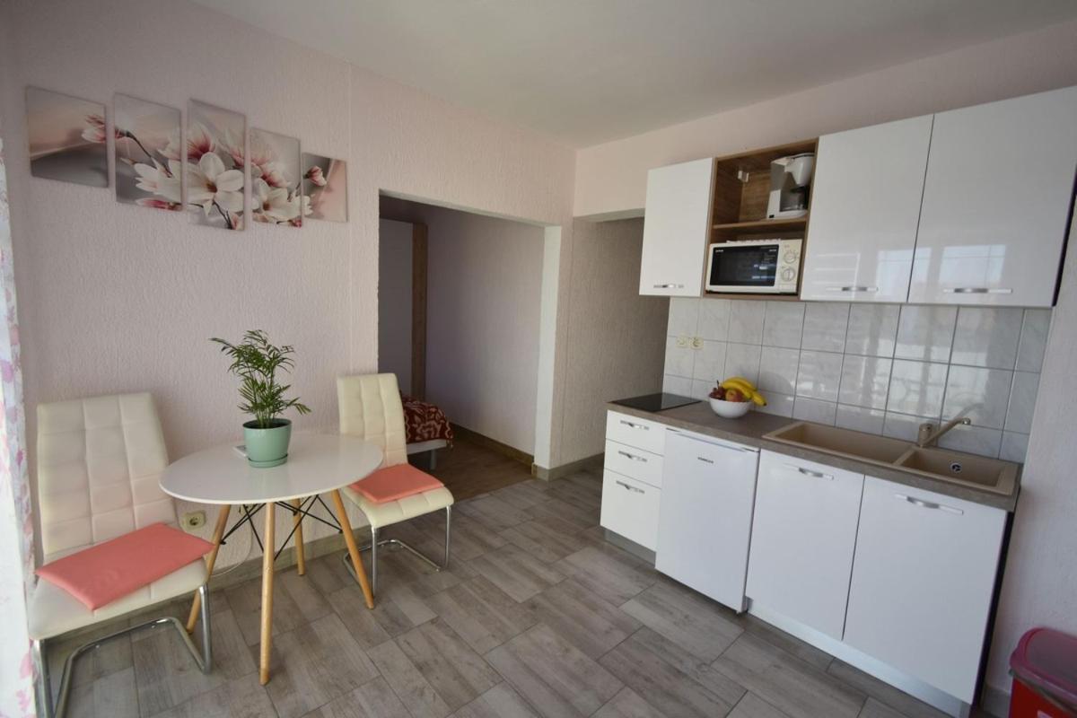 Denjak Apartments Корнич Экстерьер фото